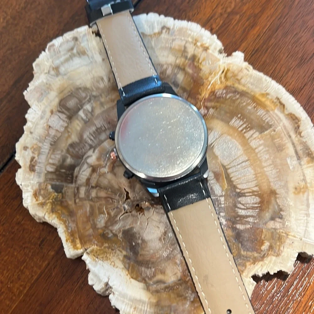 Watch. - Picture 3 of 5